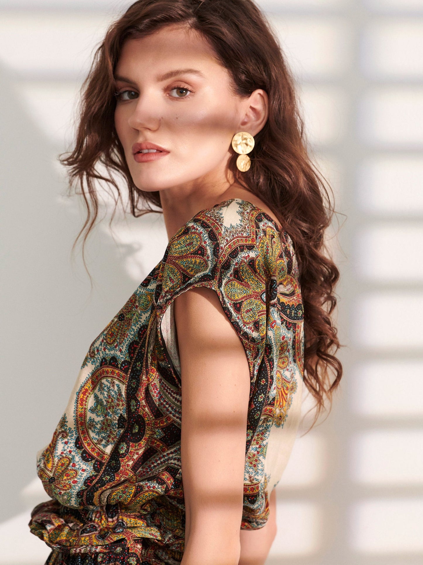 Κροπ εμπριμέ μπλούζα