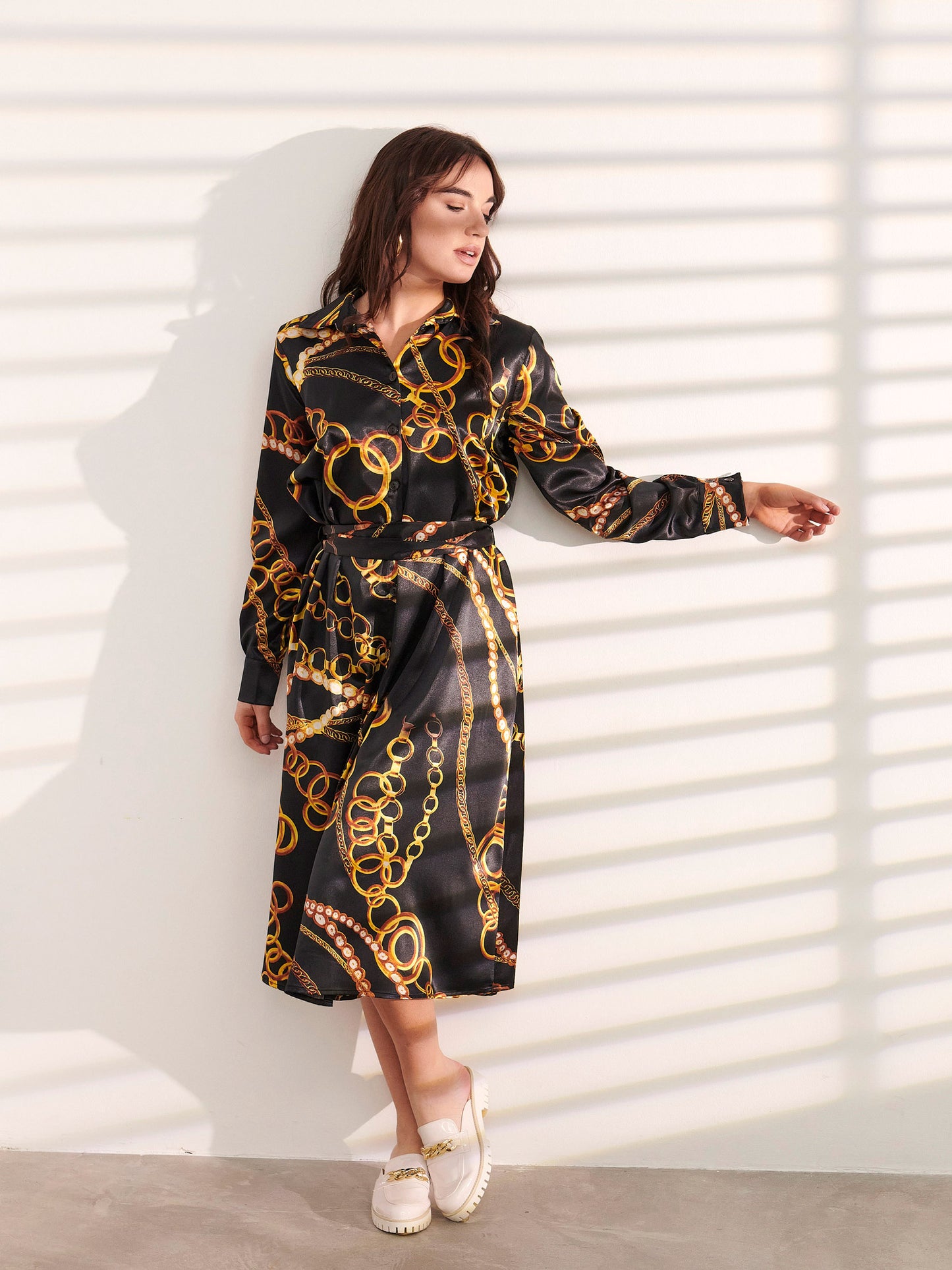 Σατέν σεμιζιέ φόρεμα