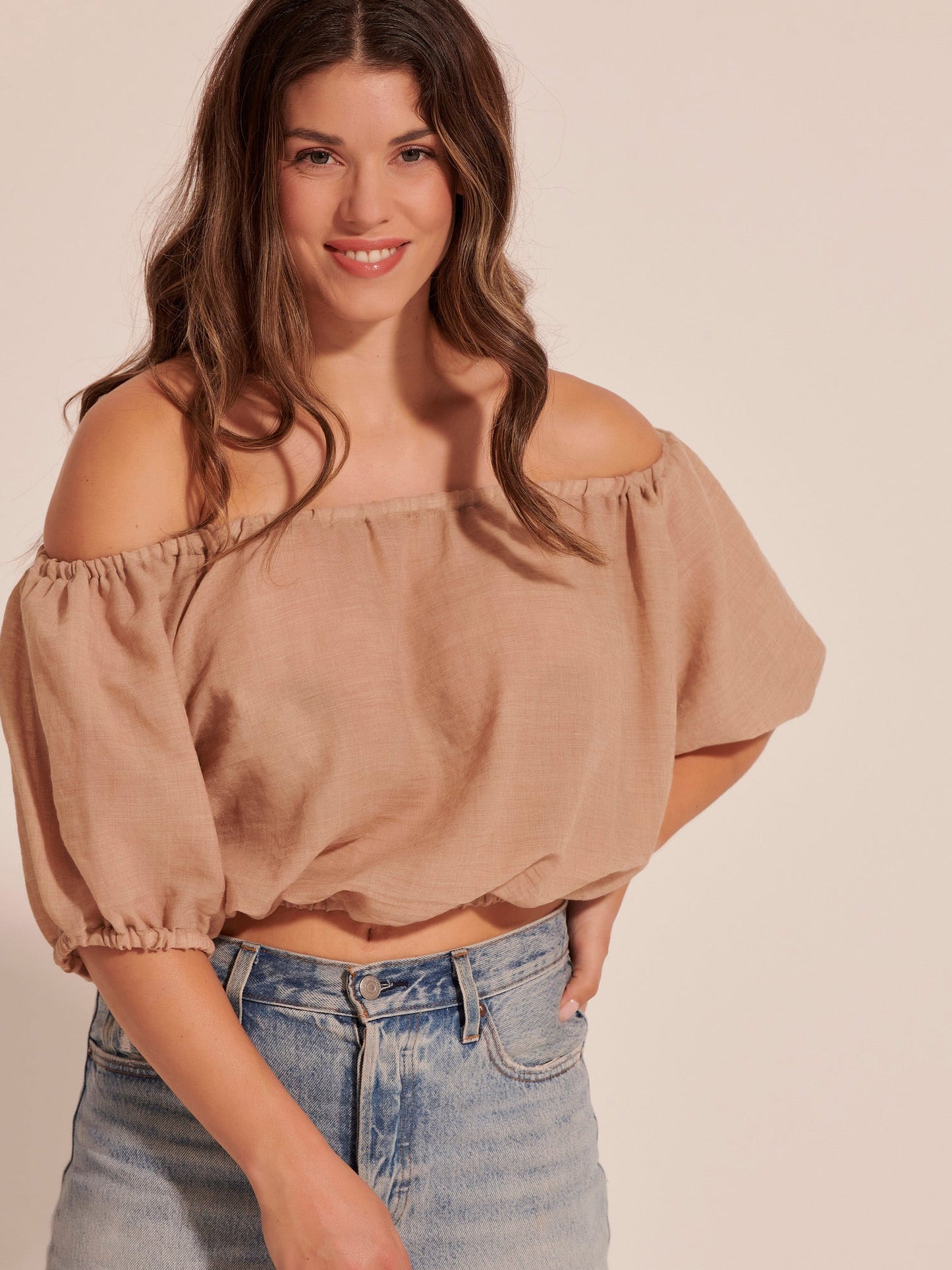 Cropped off-shoulder μπλούζα